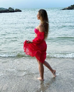 Lívia Andrade feet photo thumbnail