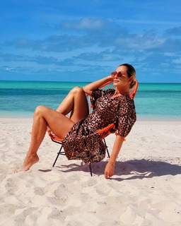 Lívia Andrade feet photo thumbnail