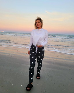 Lívia Andrade feet photo thumbnail