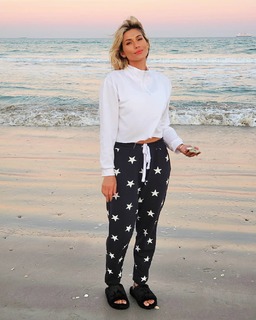 Lívia Andrade feet photo thumbnail