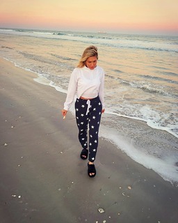 Lívia Andrade feet photo thumbnail