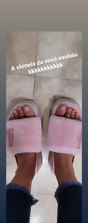 Lívia Andrade feet photo thumbnail