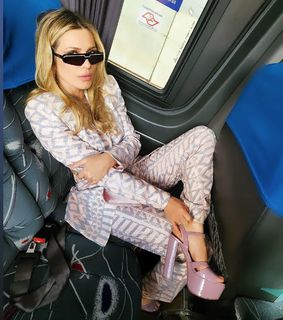 Lívia Andrade feet photo thumbnail