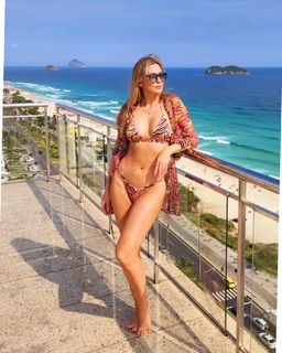 Lívia Andrade feet photo thumbnail