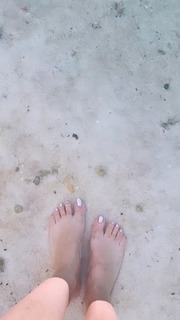 Lívia Andrade feet photo thumbnail