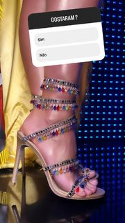 Lívia Andrade feet photo thumbnail