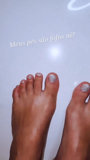 Lívia Andrade feet photo thumbnail
