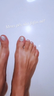 Lívia Andrade feet photo thumbnail