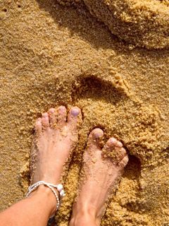 Lívia Andrade feet photo 11