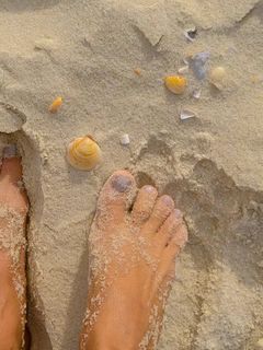 Lívia Andrade feet photo 8