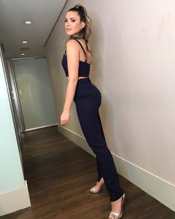 Lívia Inhudes feet photo 6