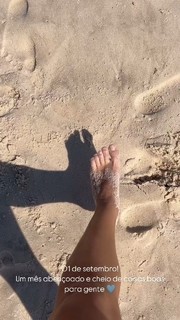 Lívia Inhudes feet photo 10