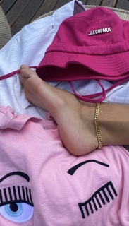 Lívia Nunes Marques feet photo 8