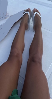 Lívia Nunes Marques feet photo 6