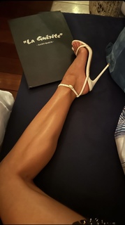 Lívia Nunes Marques feet photo 9