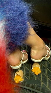 Lívia Nunes Marques feet photo 8