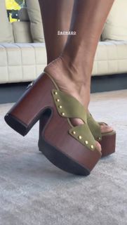 Lívia Nunes Marques feet photo 3