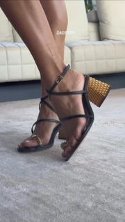 Lívia Nunes Marques feet photo 18