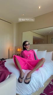 Lívia Nunes Marques feet photo 11