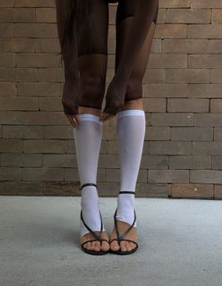 Lívia Nunes Marques feet photo 12