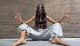 Lívia Nunes Marques feet photo 8