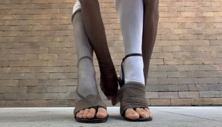 Lívia Nunes Marques feet photo 17