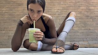 Lívia Nunes Marques feet photo 16