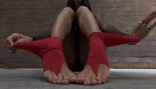 Lívia Nunes Marques feet photo 10