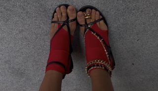 Lívia Nunes Marques feet photo 8