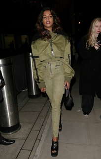 M.I.A. feet photo thumbnail