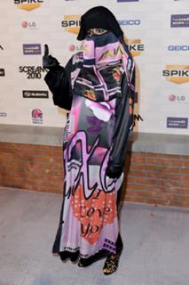 M.I.A. feet photo thumbnail