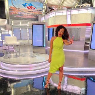 M.J. Acosta feet photo 8