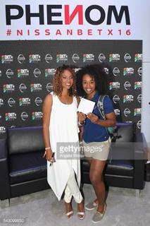 MC Lyte feet photo 1