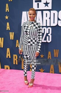 MC Lyte feet photo 6
