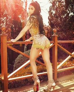 MC Mirella feet photo thumbnail