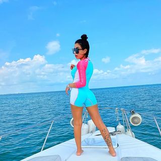 MC Mirella feet photo thumbnail