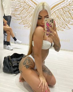 MC Mirella feet photo thumbnail