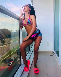 MC Mirella feet photo thumbnail