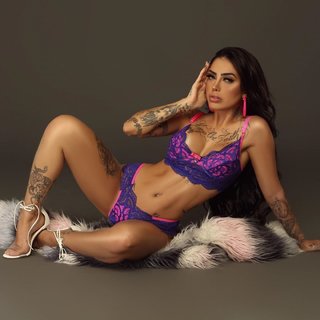 MC Mirella feet photo thumbnail