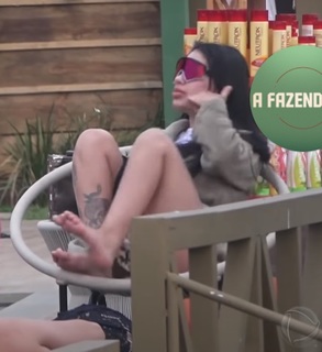 MC Mirella feet photo thumbnail