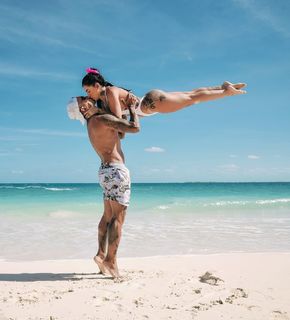 MC Mirella feet photo thumbnail