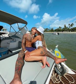 MC Mirella feet photo thumbnail