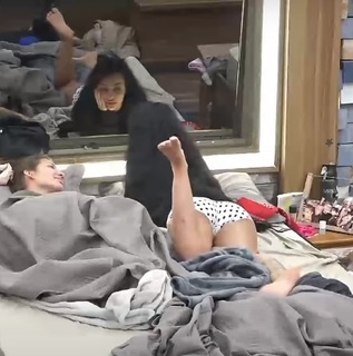 MC Mirella feet photo thumbnail