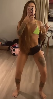 MC Mirella feet photo thumbnail