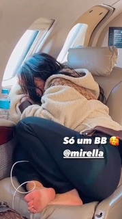 MC Mirella feet photo thumbnail