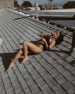 MC Mirella feet photo thumbnail