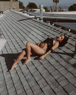 MC Mirella feet photo thumbnail