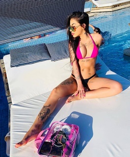 MC Mirella feet photo thumbnail