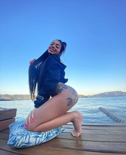 MC Mirella feet photo thumbnail