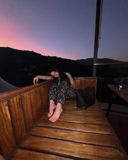 MC Mirella feet photo thumbnail